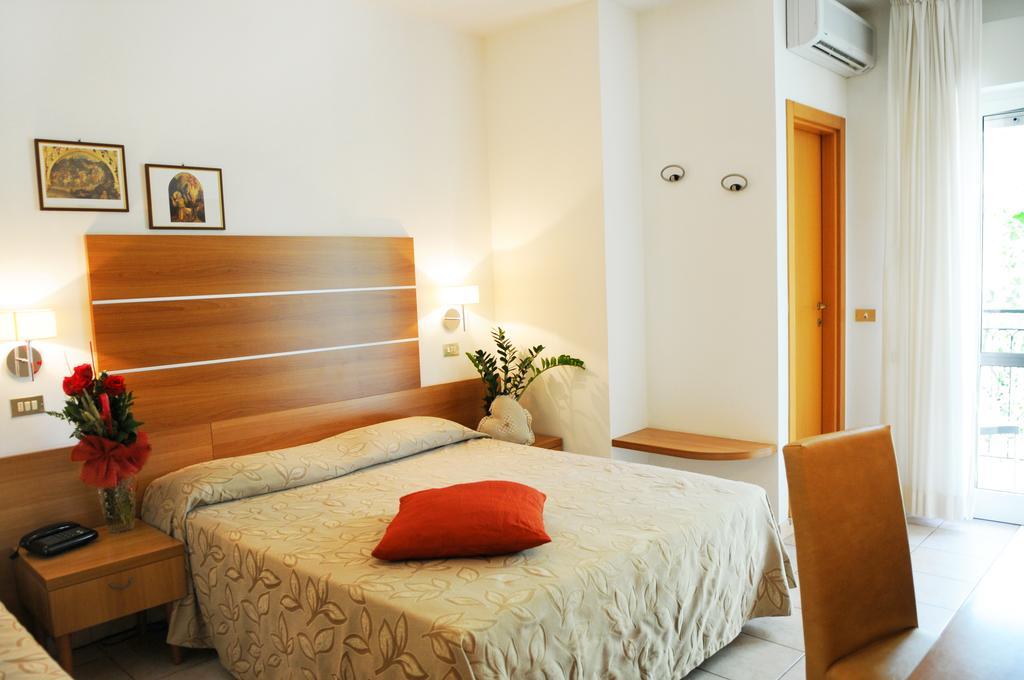 Hotel Prater Cesenatico Ngoại thất bức ảnh