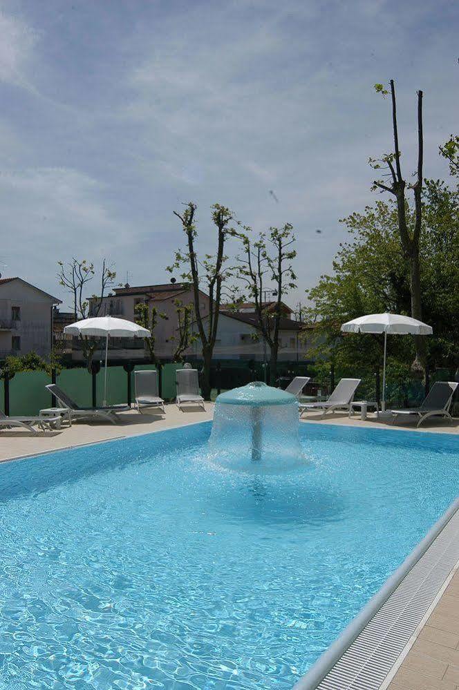 Hotel Prater Cesenatico Ngoại thất bức ảnh